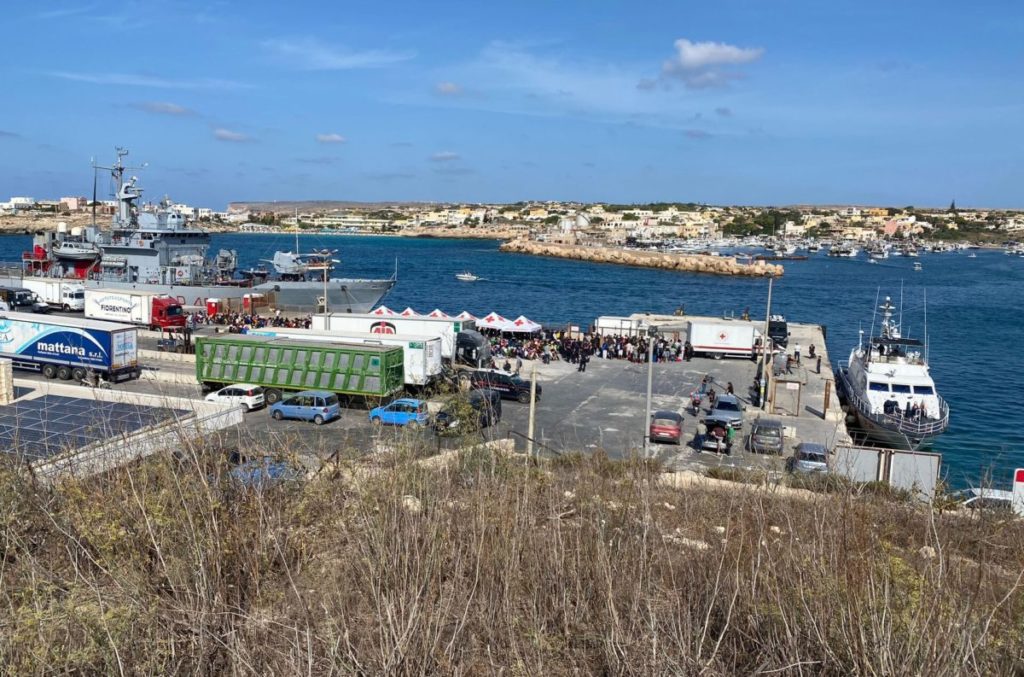 migranti lampedusa 1 e1694849393272.jpeg