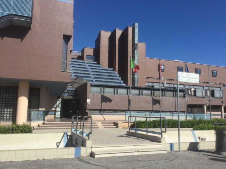 palazzo falcone comune ladispoli anagrafe.jpg