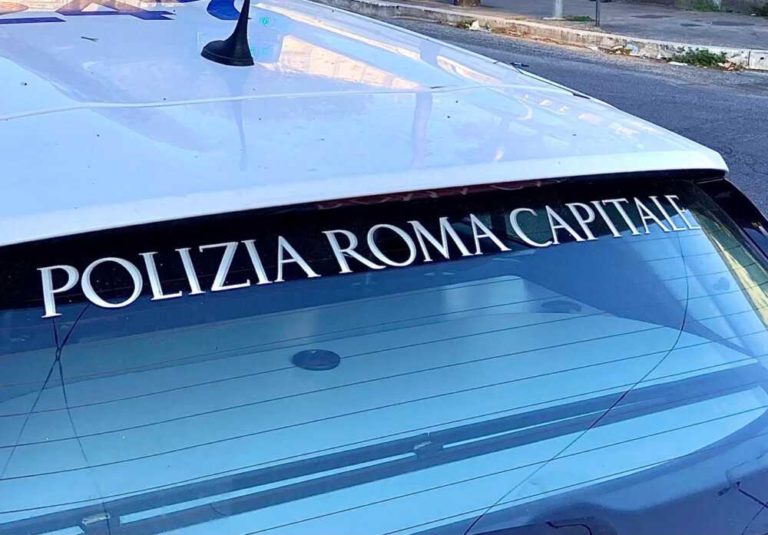 polizia roma capitale auto.jpg