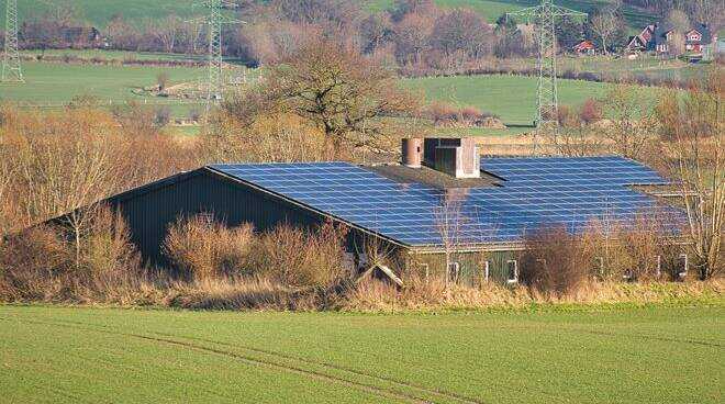 polo fotovoltaico a castel campanile.jpg