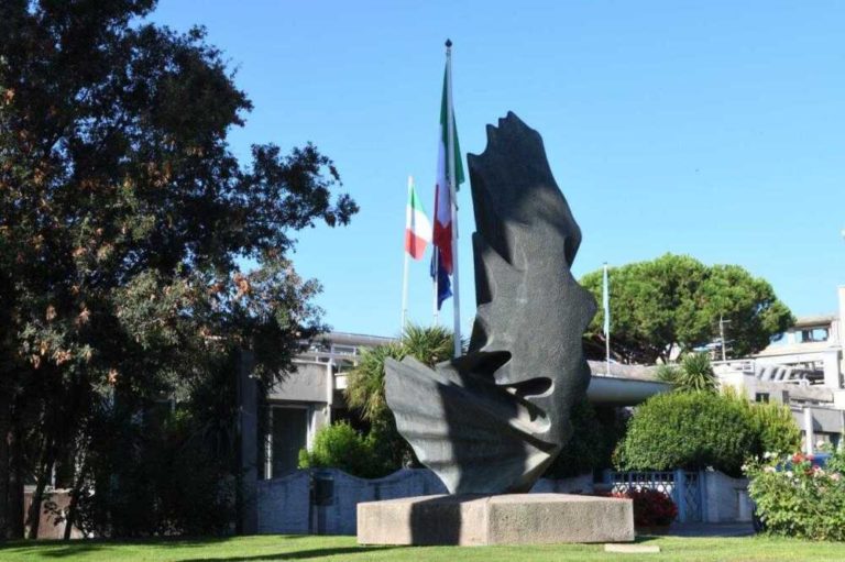 stele consiglio autonomie locali.jpg