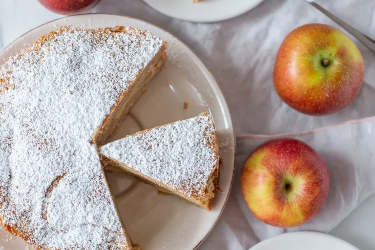Torta invisibile alle mele: con poco impasto, alta e cremosa! 1 torta invisibile alle mele.jpg.webp