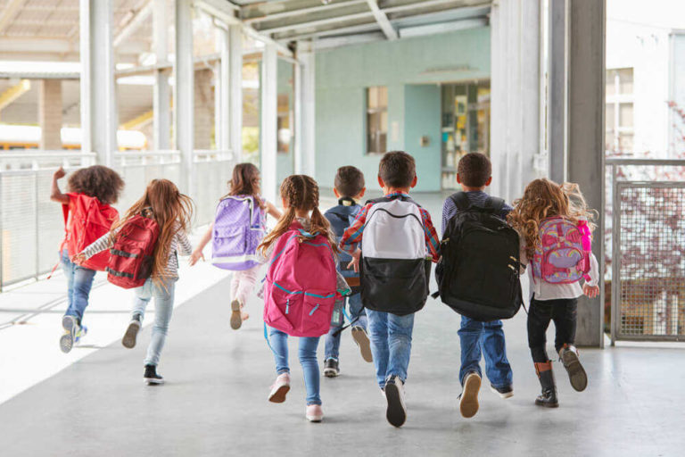 zaino scuola rientro in classe.jpg