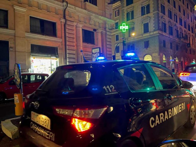 CENTRO Una pattuglia dei Carabinieri.jpg