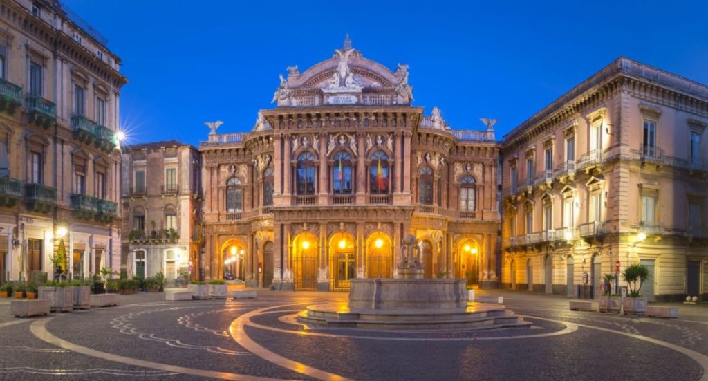 Catania di sera.jpg