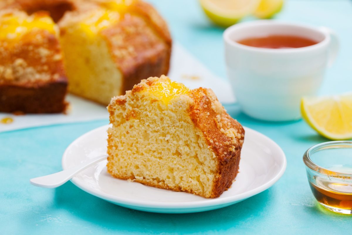 Ciambellone ricotta e marmellata: frullo tutto e inforno 1 Ciambellone marmellata scaled.jpg