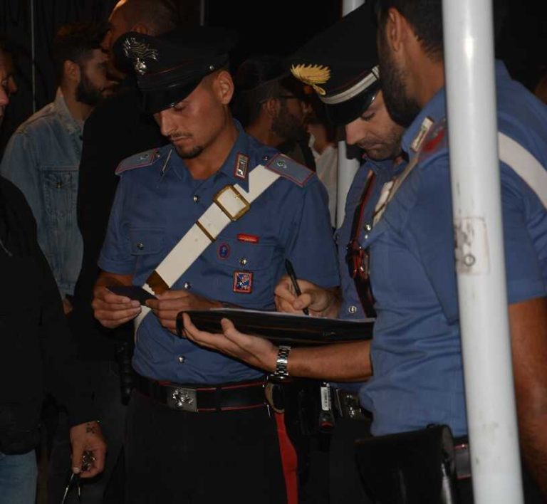 GRUPPO RM I controlli dei Carabinieri durante la movida 1.jpg