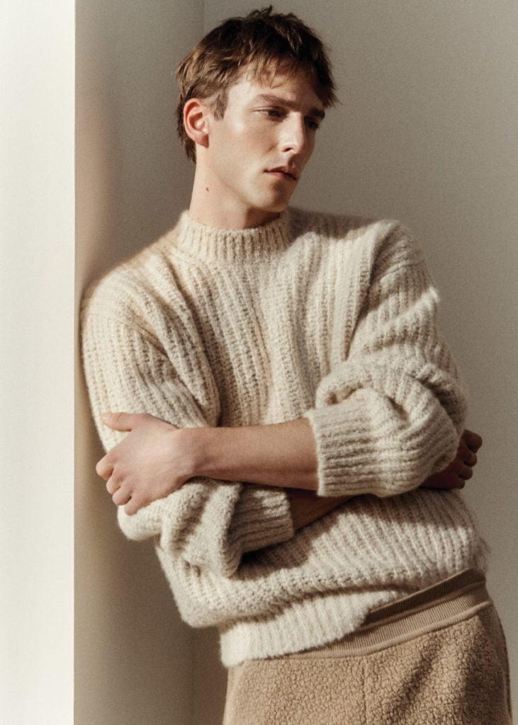 Loro%2520Piana%2520Fall%2520Winter%25202023 2024 Cocooning%2520Collection%2520(LOOK%25208).jpg