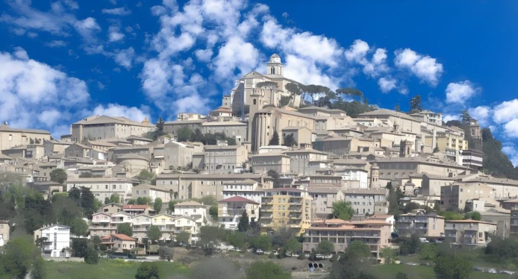 Marche negozio chiude 1.jpg