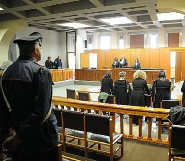 TRIBUNALE UDIENZA.png