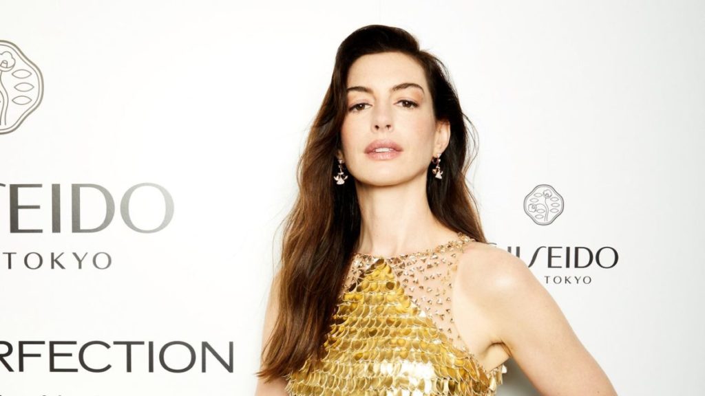 Taylor Jewell SHISEIDO Anne Hathaway 0110.jpg