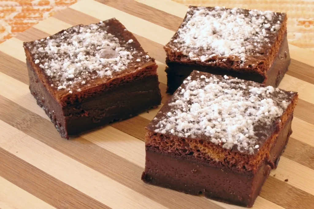 Torta magica al cacao scaled.jpeg.webp