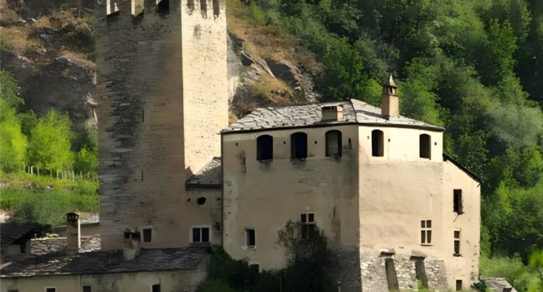 Valle dAosta castello.jpg