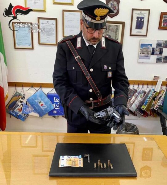 armi rapina Montalto di Castro carabinieri 2 541x600.jpg