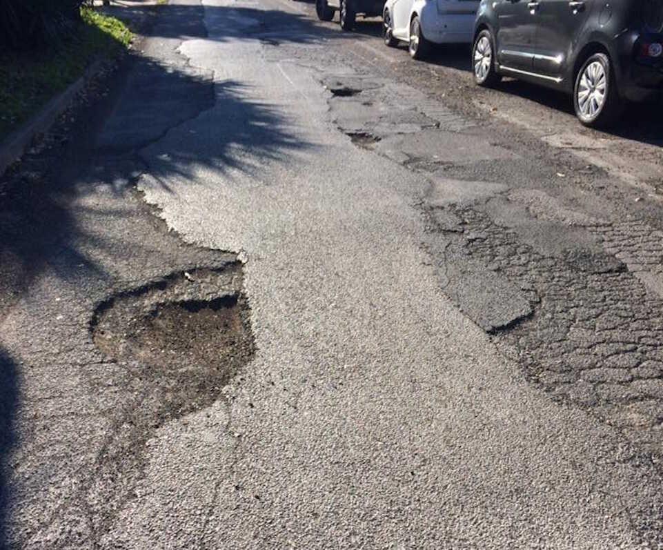 buche strade cerveteri valcanneto.jpg