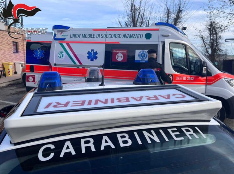 carabinieri 118 ambulanza soccorsi 1.jpg