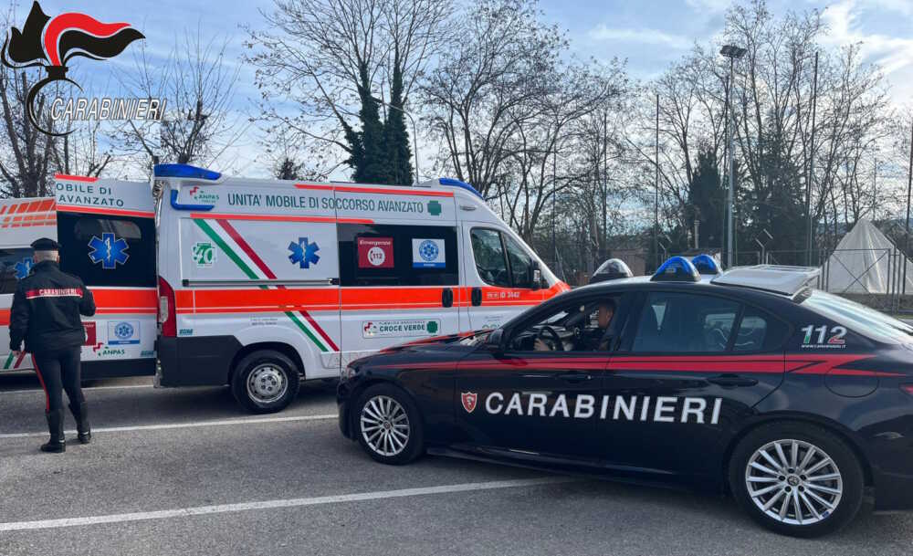 carabinieri 118 ambulanza soccorsi 2.jpg