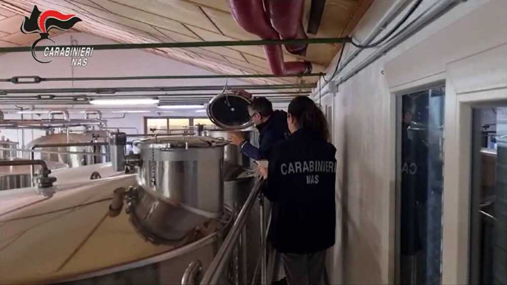 carabinieri nas vino.jpg