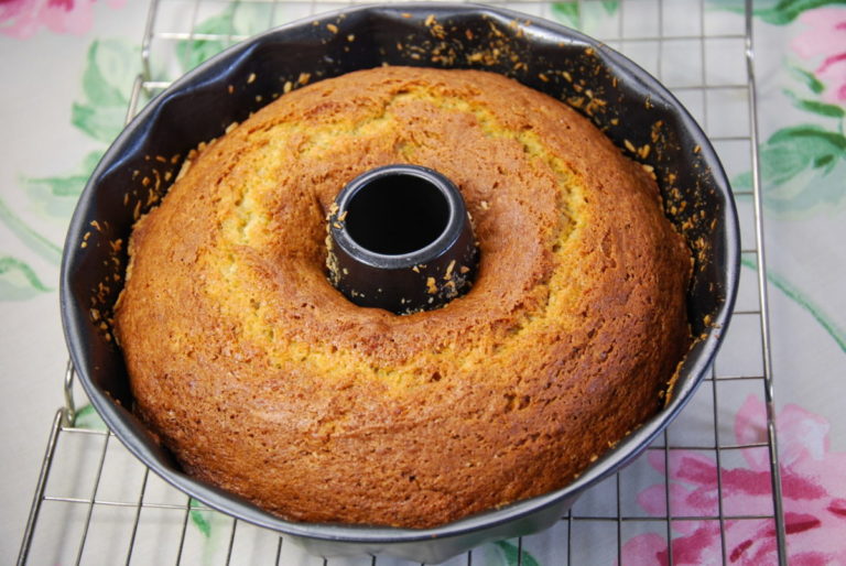 ciambellone alla nocciola.jpg
