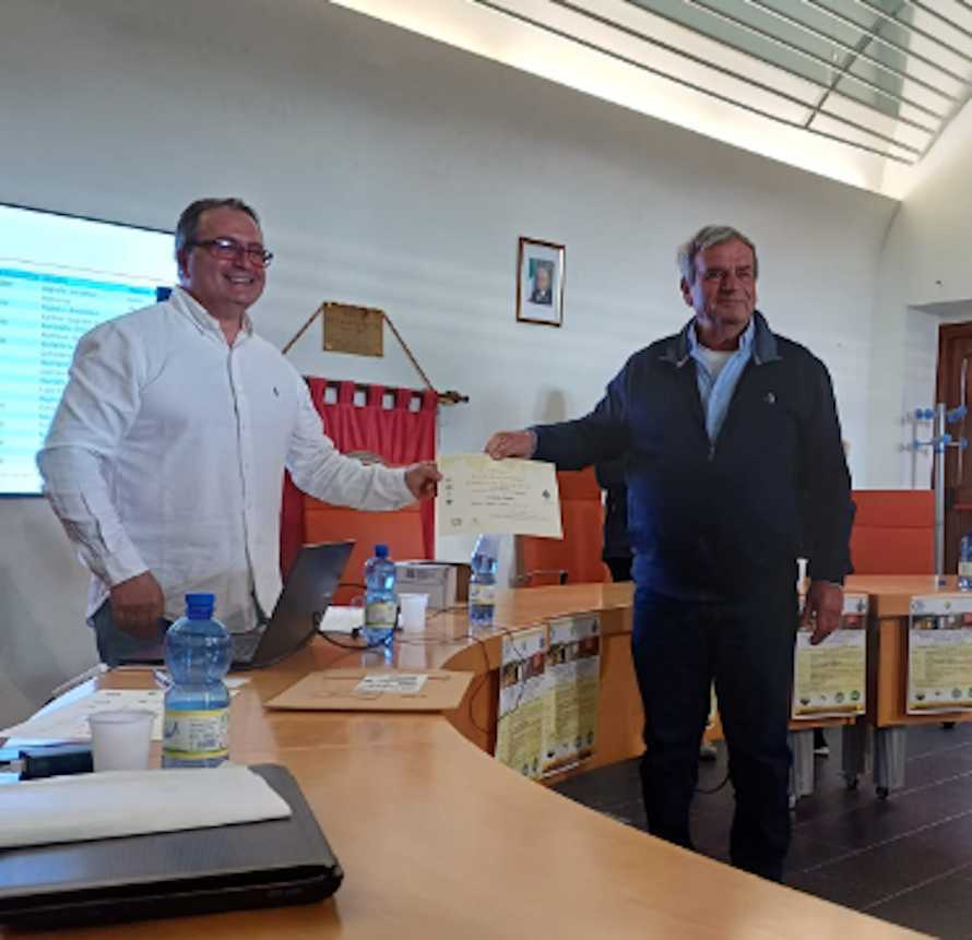 costantino paoletti apicoltore miele cerveteri.jpg