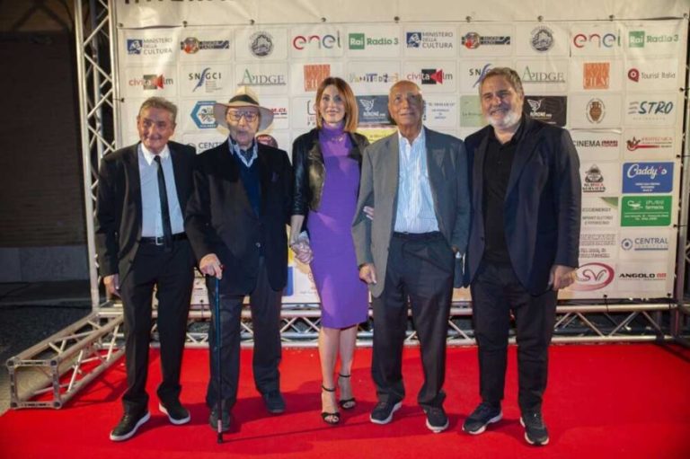 da sin Piero Pacchiarotti Presidente ITFF Pier Francesco Pingitore Milena Miconi Pippo Franco Antonio Flamini Direttore Artistico ITFF 902x600.jpg