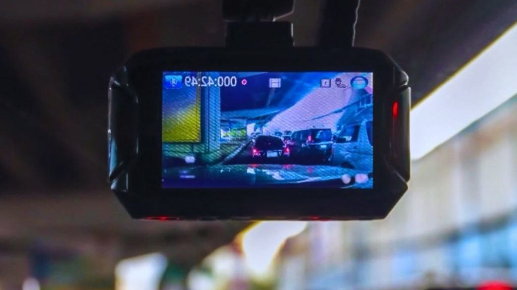 dashcam striscia la notizia marco camisani calzolari.jpg