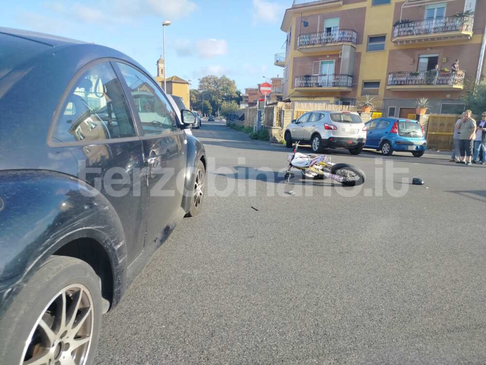 incidente moto maggiolone viale manzoni cerveteri 1.jpg
