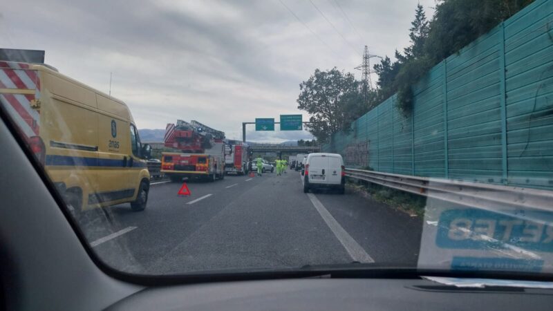 Incidente asse attrezzato Pescara-Chieti causa rallentamenti 1 incidenteasseattrezzato e1698747724219.jpg