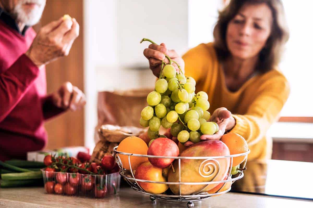 mangiare frutta.jpg