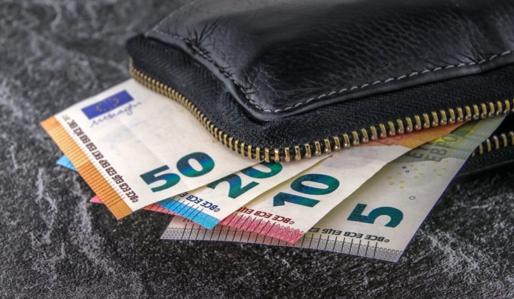 money gd4981c805 1920 e1677494945286.jpg