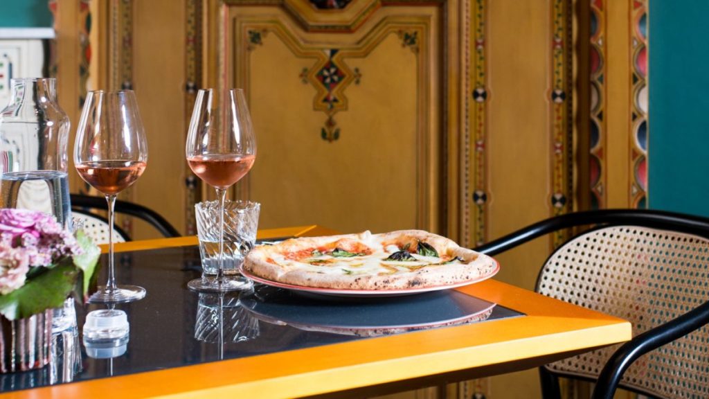 pizza%20gourmet%20pizzeria%20vico%20roma.jpg