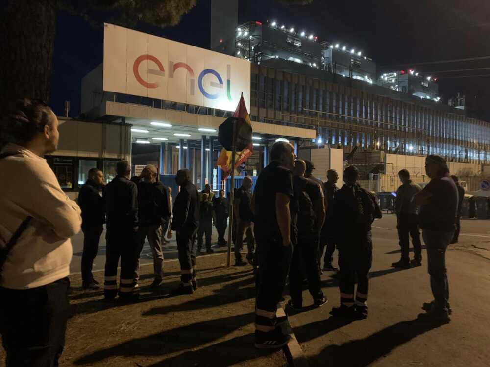La Fiom Civitavecchia: “Lavoratori in sciopero a Torre Nord” 1 presidio lavoratori torre nord centrale enel civitavecchia 1.jpg