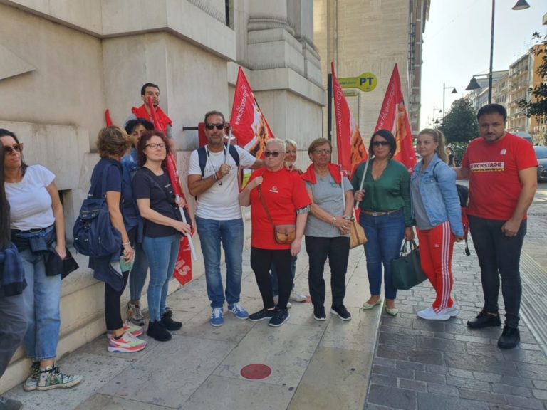protesta pulizia poste pescara.jpg