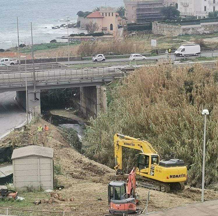 pulizia fossi civitavecchia.jpg