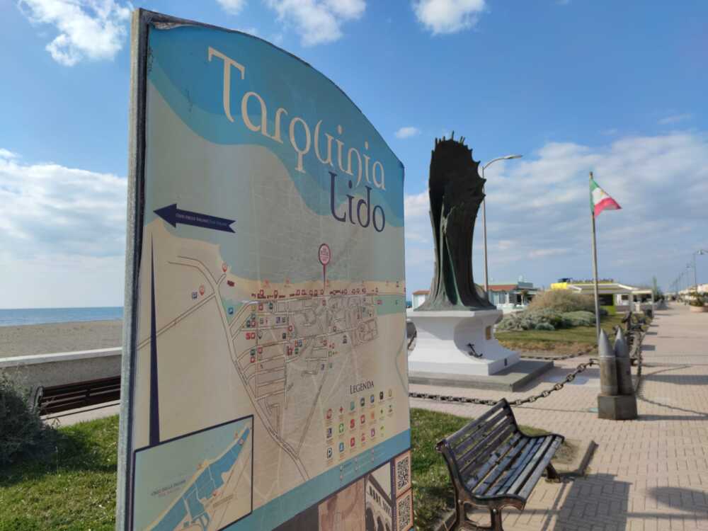 tarquinia lido monumento.jpg