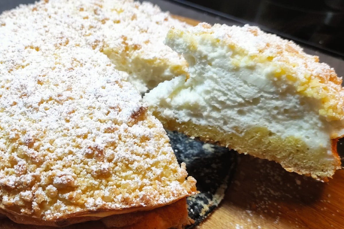 torta con crema allo yogurt torta con crema allo yogurt 1 1.jpg