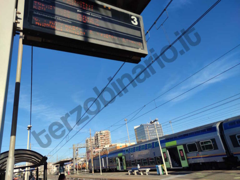 treno stazione fl5 civitavecchia.jpg