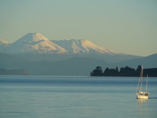 vulcano Taupo 500x375.jpg