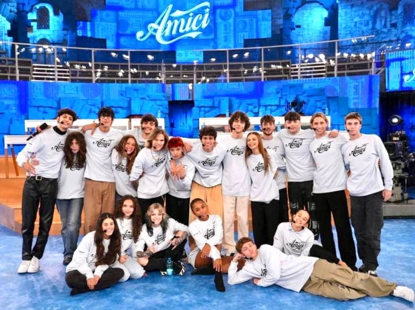 22Amici 23 Nuova allieva famos.jpg