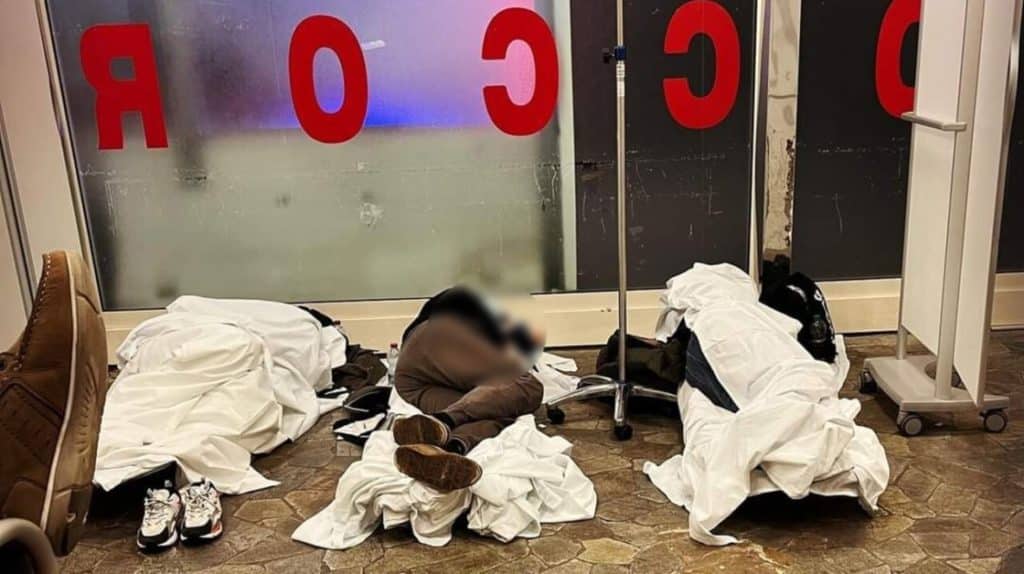 22Pazienti abbandonati al pront.jpg