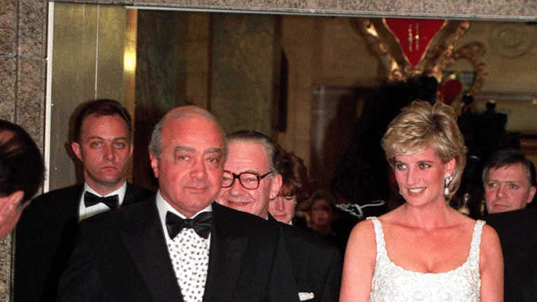 22The Crown Lady Diana e Dodi.png