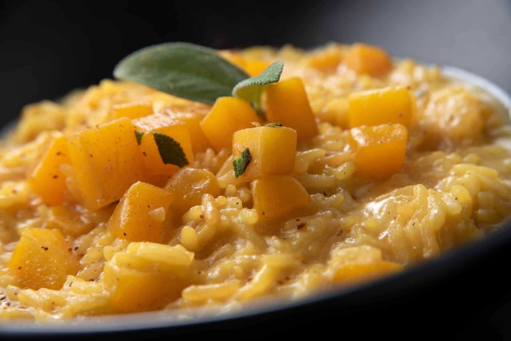 Risotto alla zucca: una vera delizia! Cremoso al punto giusto! 1 AdobeStock 391982579 scaled.jpeg