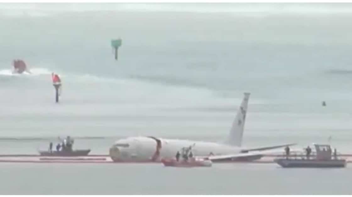 Aereo precipita in mare: autorità rivelano il primo bilancio e dettagli sugli incidenti 1 Aereo precipita in mare autor.jpg