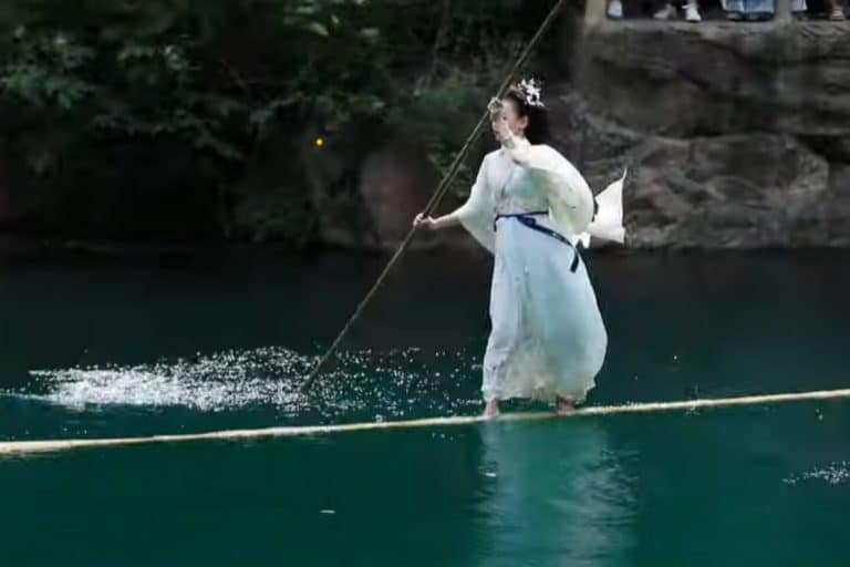 Bambu alla deriva.jpg