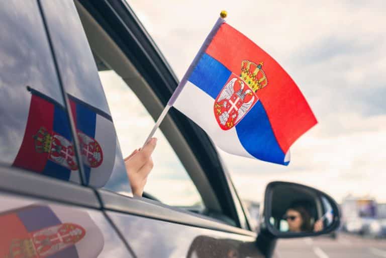 Bandiera Serbia.jpg