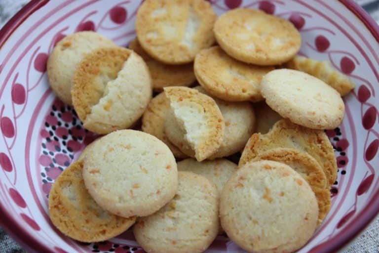 Biscotti al parmigiano scaled.jpg