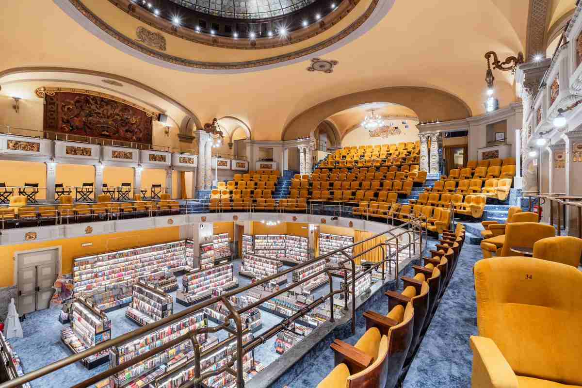 Cinema libreria Firenze.jpg