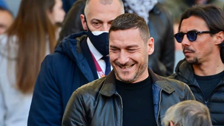 Francesco Totti: La sua reazione al documentario di Ilary Blasi e la sua risposta diretta: «Faccia e dica quello che vuole» 1 Francesco Totti La sua reazio.jpg