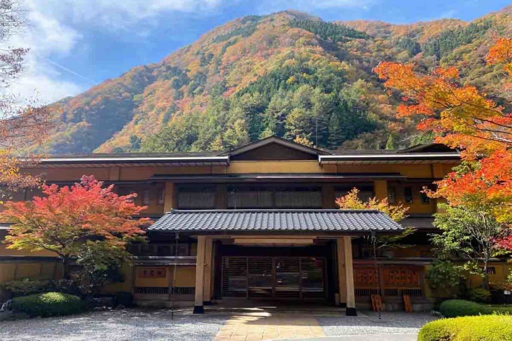 Hotel piu antico del mondo Nishiyama Onsen Keiunkan.jpg