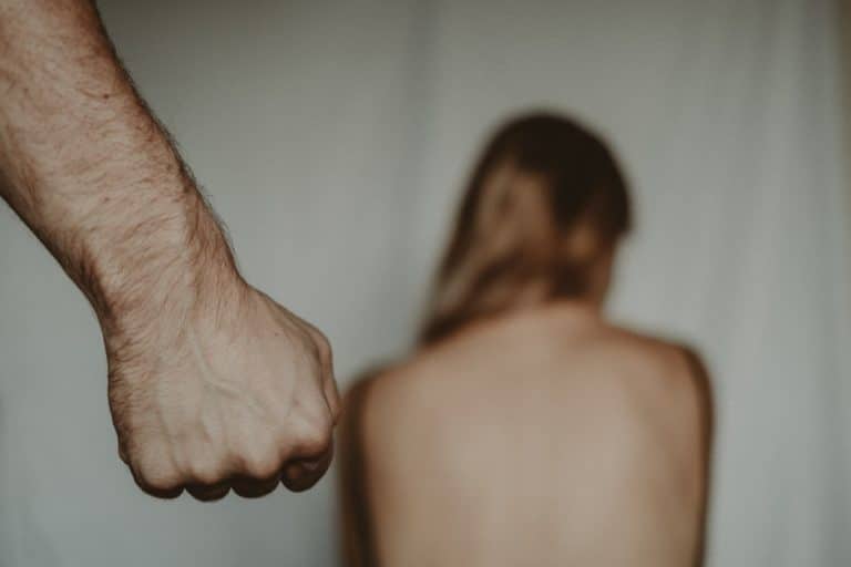 Episodio di Violenza a Portogruaro: Uomo Ferisce la Moglie con un Coltello dopo un Commento Insensibile sul Femminicidio di Giulia Cecchettin 1 Il drammatico conflitto tra ma.jpg